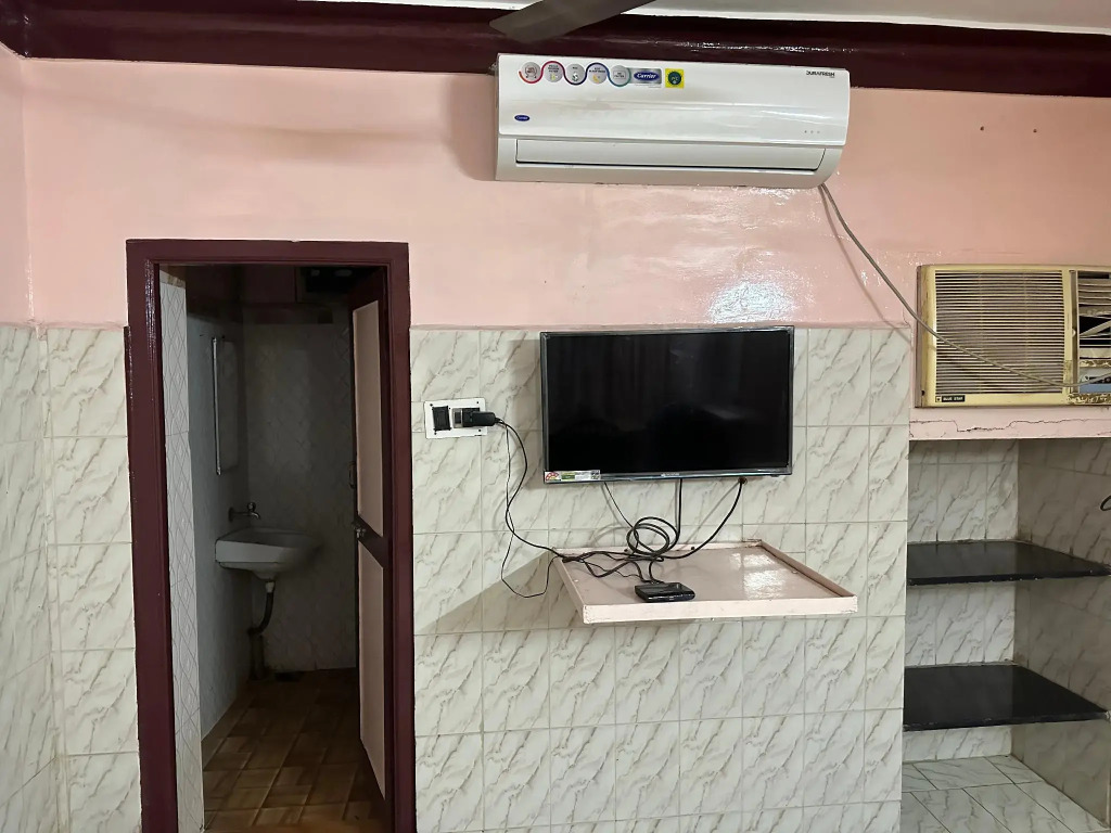 Anandha Lodge