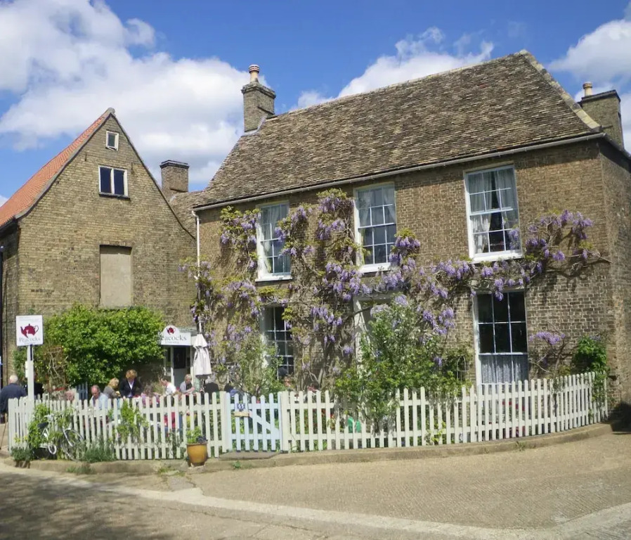 Peacocks Tearoom and Fine B and B