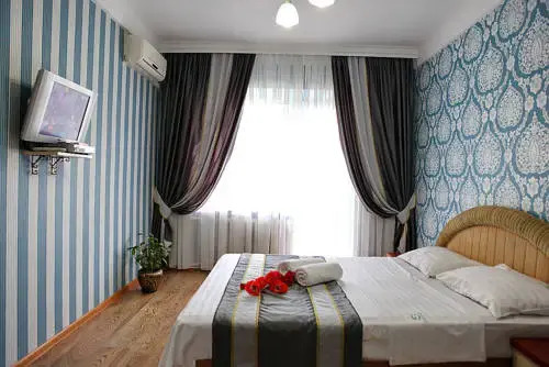 Lavra Apartments