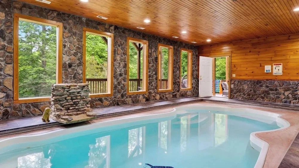Majestic Springs Lodge by Avantstay Indoor Pool + Spa + Game Room Smoky Mtns