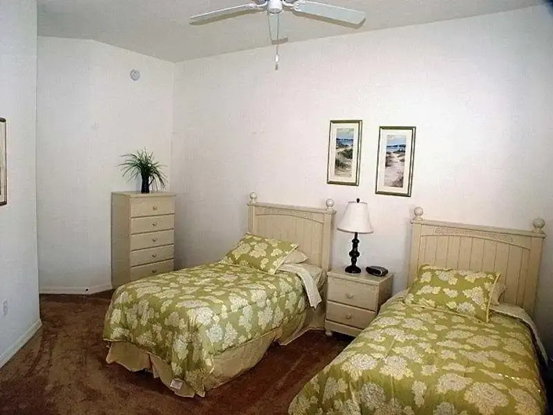 Universal Vacations Sail Harbor Condos