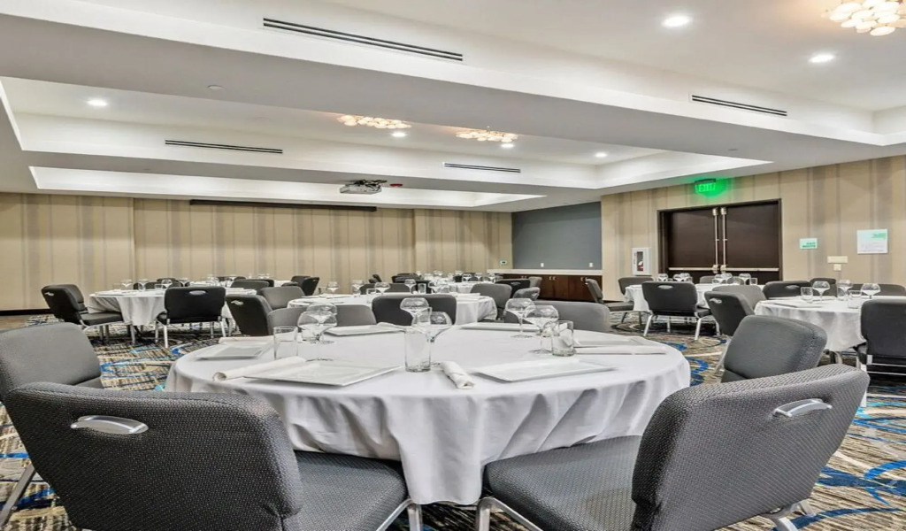 Holiday Inn Austin Airport by IHG