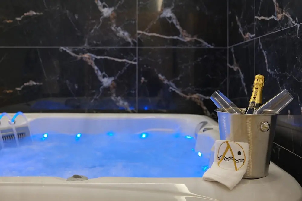 Akrolithos Luxury Suites & Spa