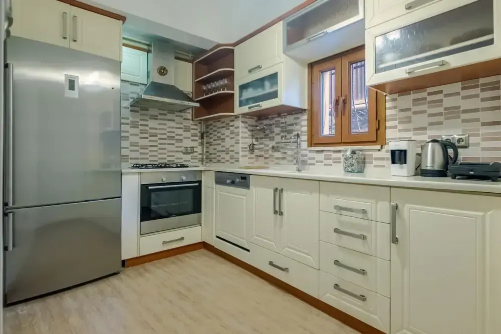 Apartment With Balcony Close to Taksim in Cihangir