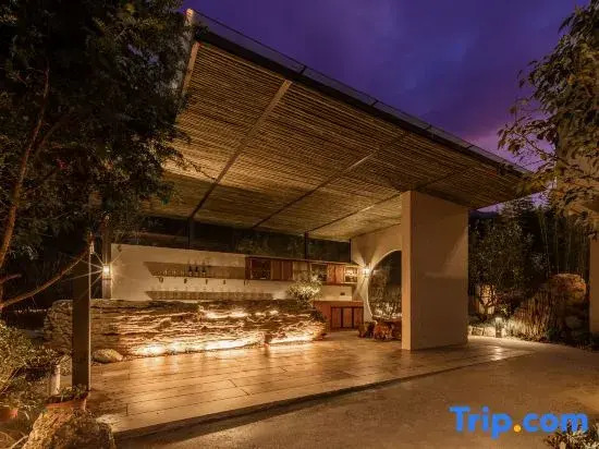 WuYun Designer Boutique Hotel Closest to Tianmen & Fox Fairy Show