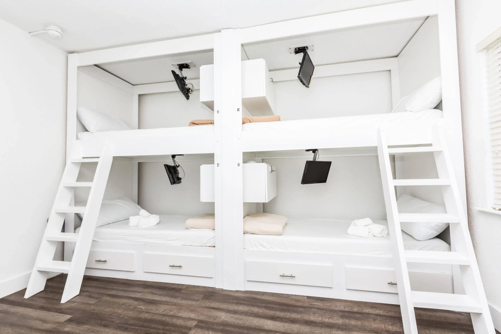 Treehouse Hotel