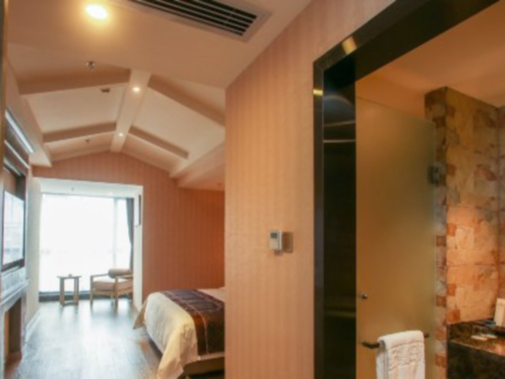 Shi Ji Huan Dao Hotel