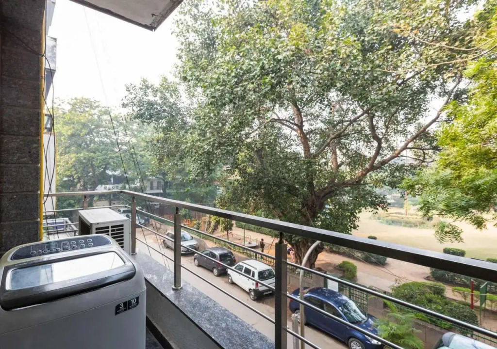 Bluo Park Facing 3Bhk - Balcony, Lift, Parking