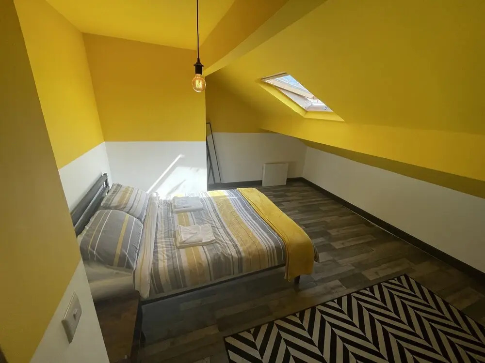The Willow - Superb Spacious 3 Bed Room Apartment