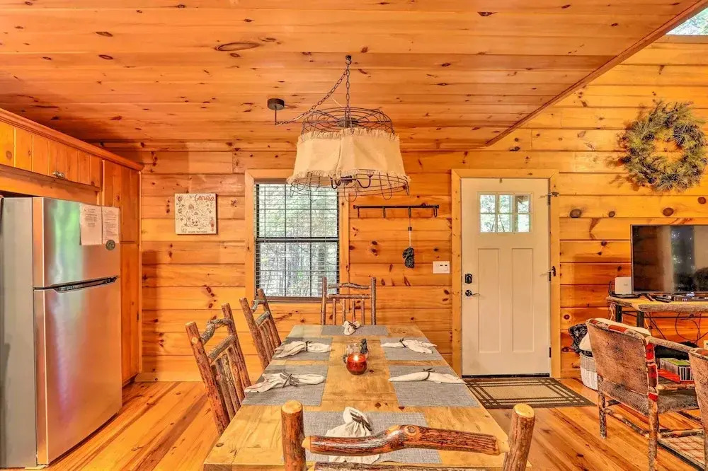 Luxe Fightingtown Creek Cabin: 2 King Suites & Spa