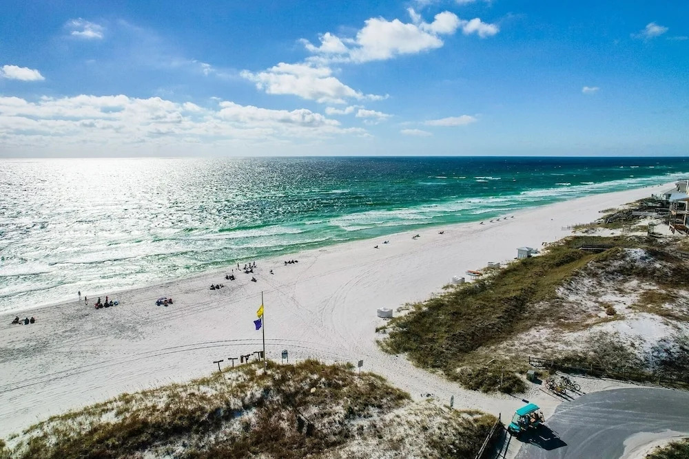 Simply Seagrove 2 Bedroom Home by Redawning