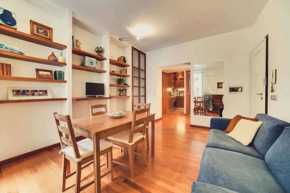 Elegant and Quiet Flat in City Center