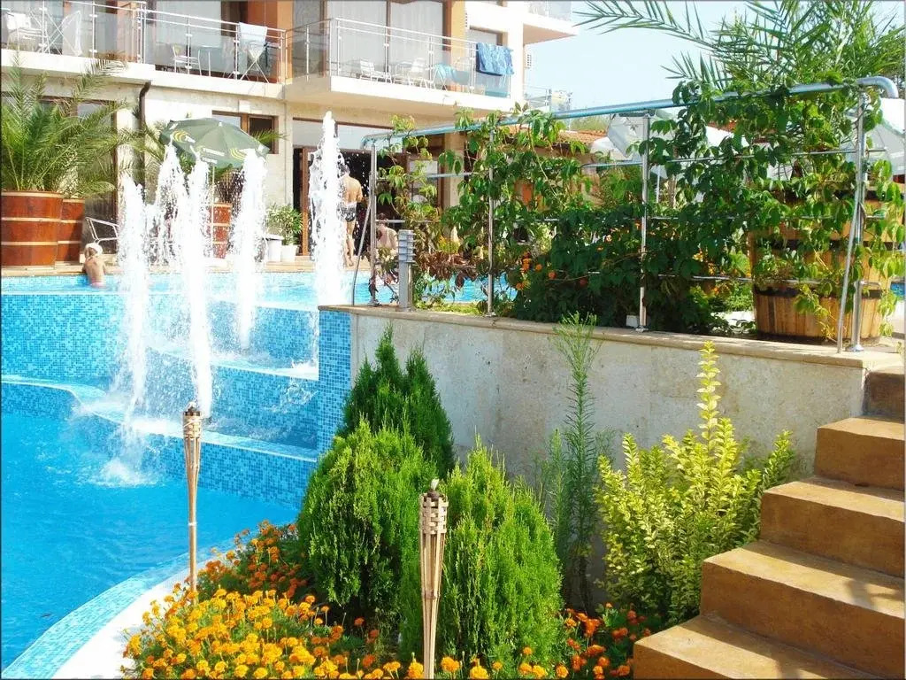 Семеен хотел Golden Place