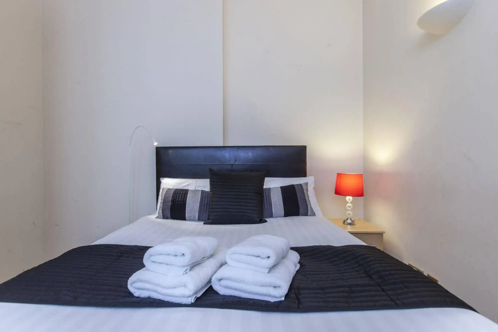 Club Living - Barbican Apartments