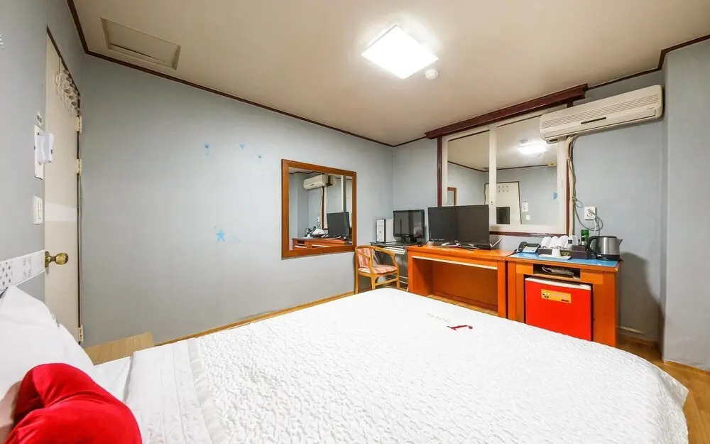 Hotel YAM Yeosu Hakdong