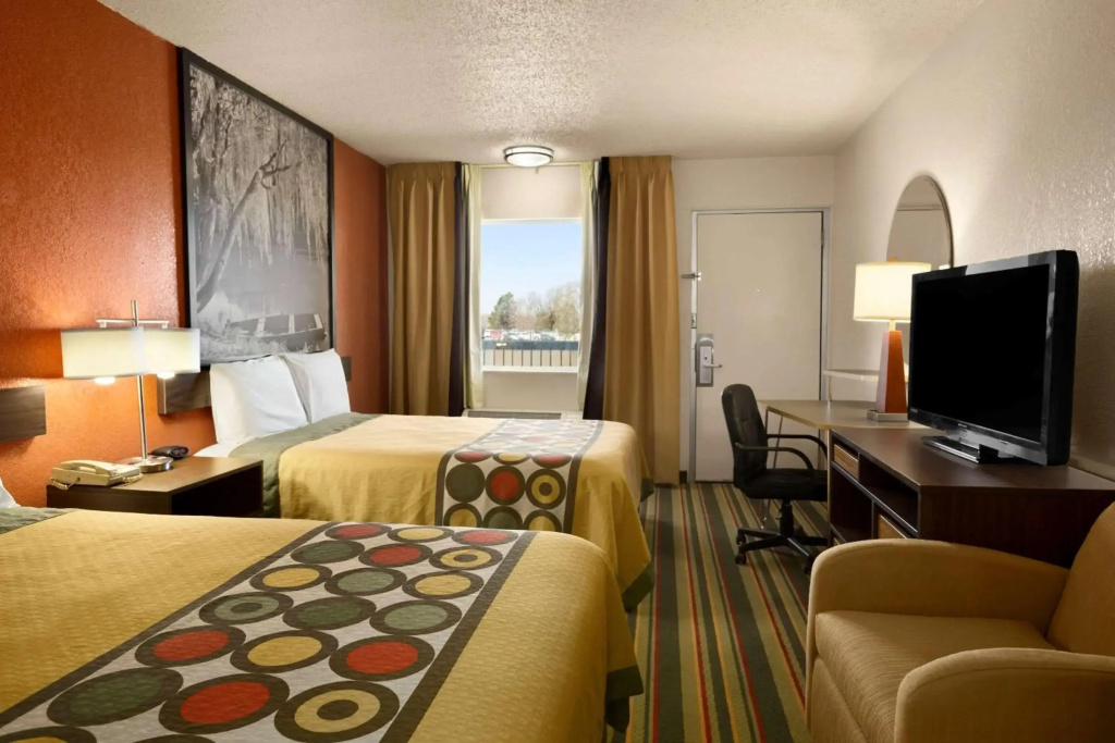 Super 8 By Wyndham Woodward