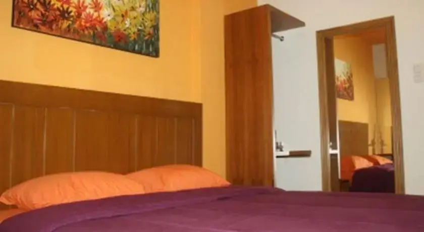 Nirvana Inn seturan Mitra RedDoorz