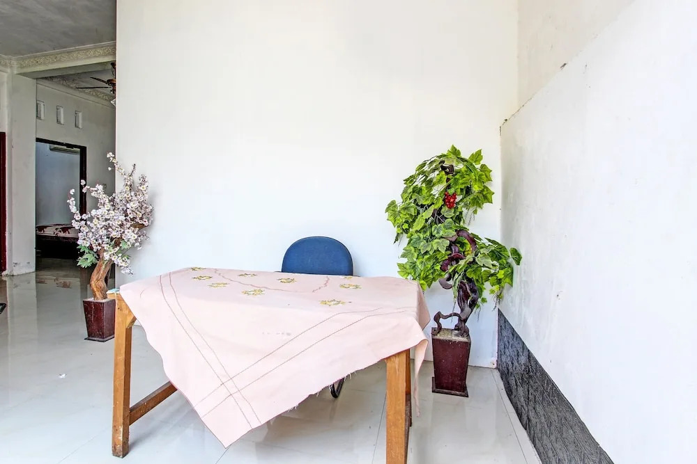 Hotel O Adinda Kost