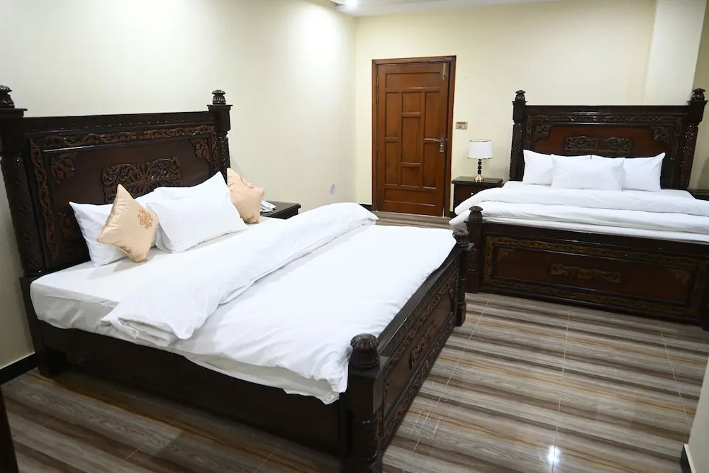 Hotel 99