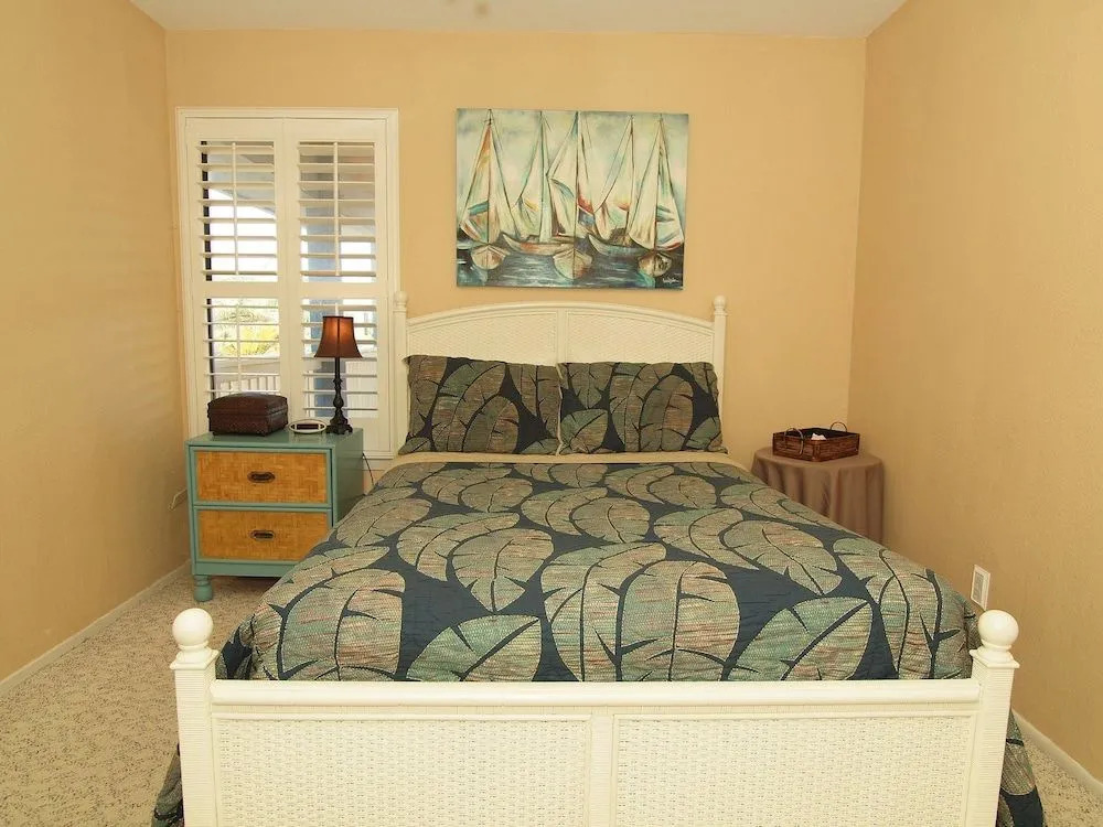 Cyndy s Beach House TS528
