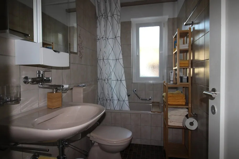 Casa Schilling- 2,5 Rooms With Balcony Near Hospital, University