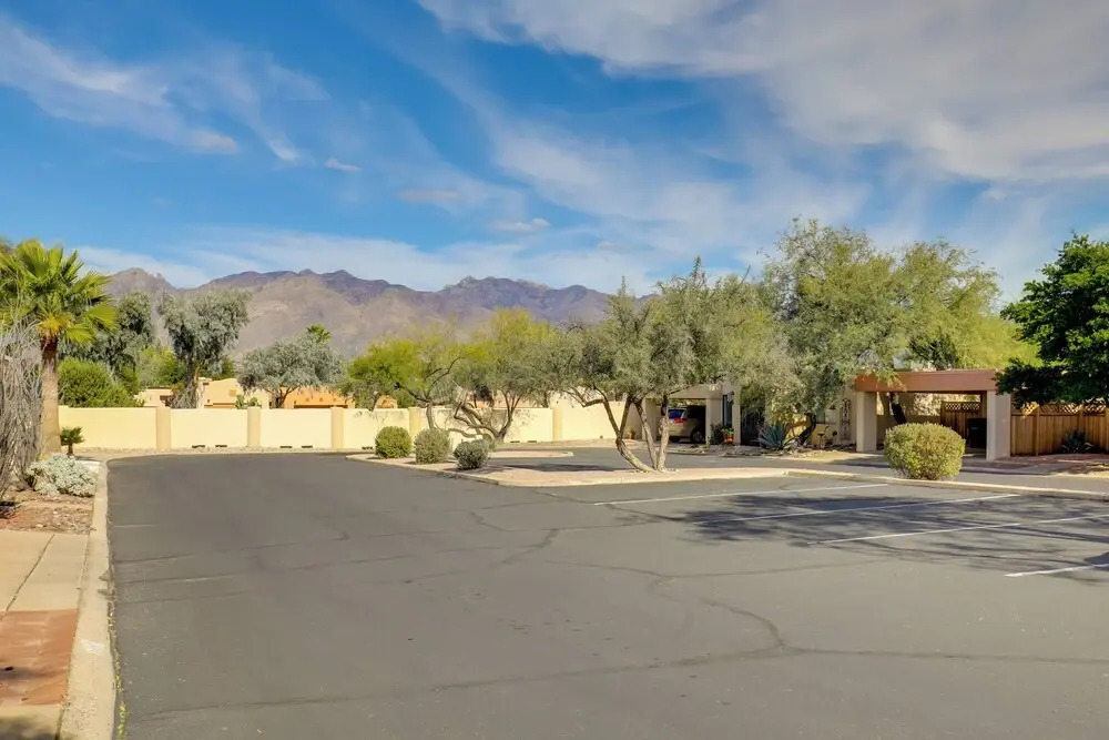 Sunny Tucson Townhome w/ Patio & Mountain Views!