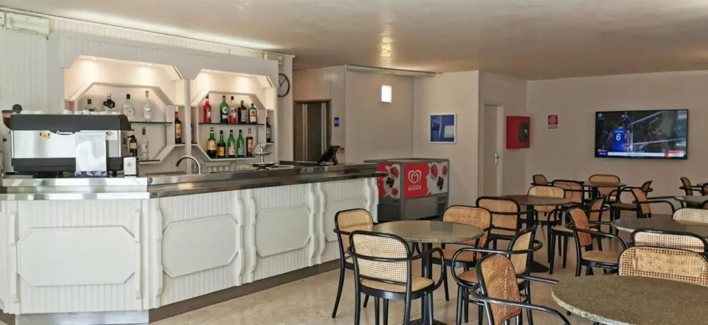 Hotel Cosmos