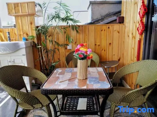 Qingya Guesthouse