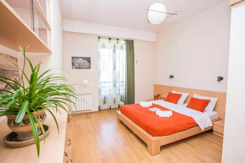 1BR apartment with balcony on Mtatsminda