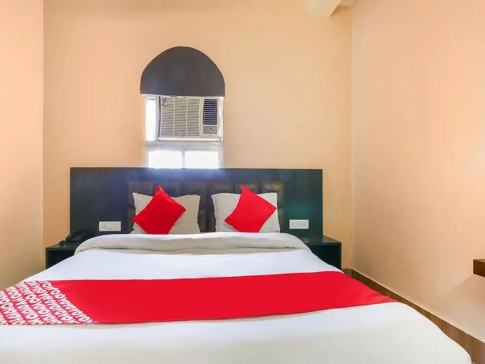 Hotel Crystal Riverside by OYO Rooms