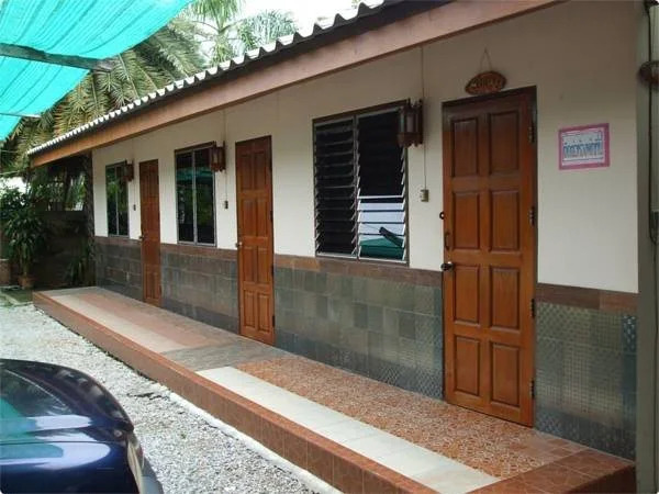 Suwan Guesthouse & Resort