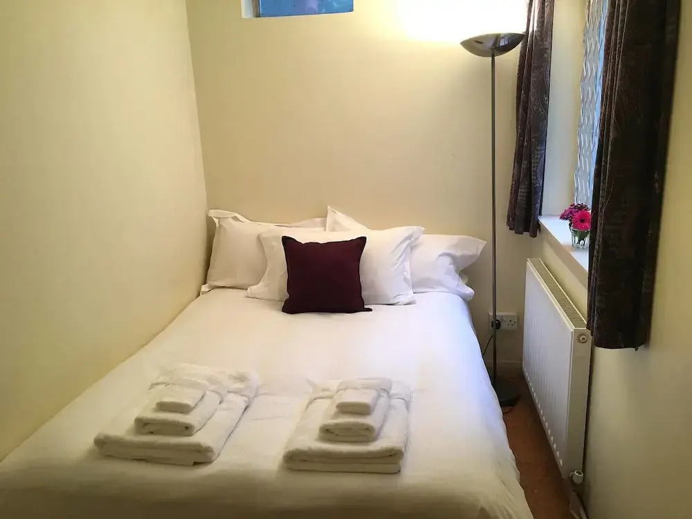 Beautiful 1BR Camden Town Basement Flat