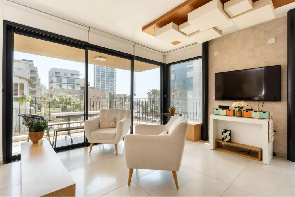 2 Bedroom Beachfront Banana Beach