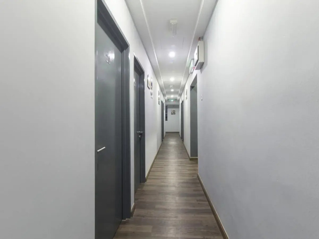 OYO 937 Lucky Hotel