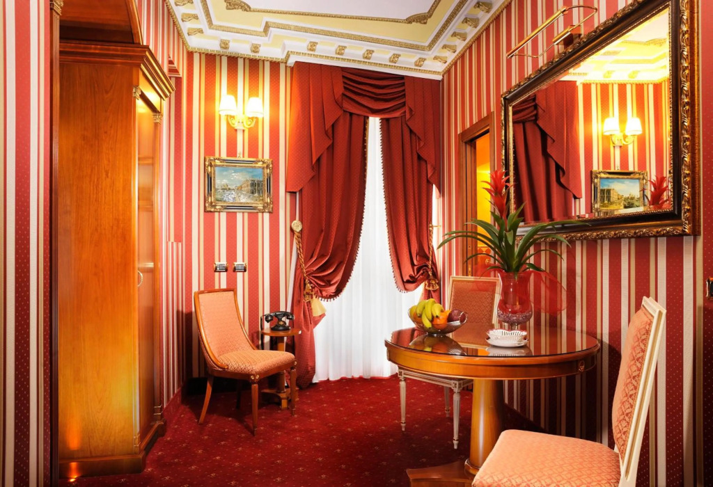 Hotel Manfredi Suite In Rome