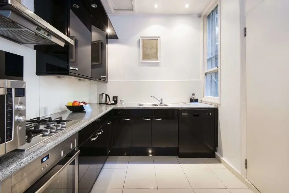 Spacious Cromwell Road Apartment - JSP