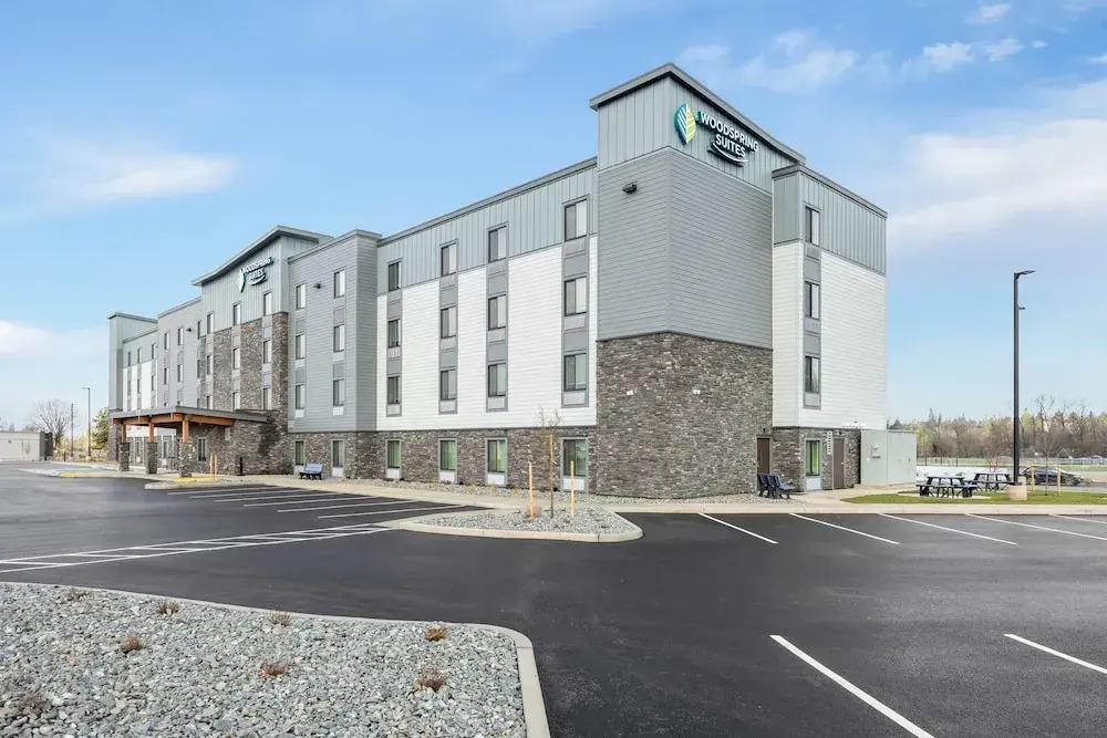 WoodSpring Suites Medford near I-5