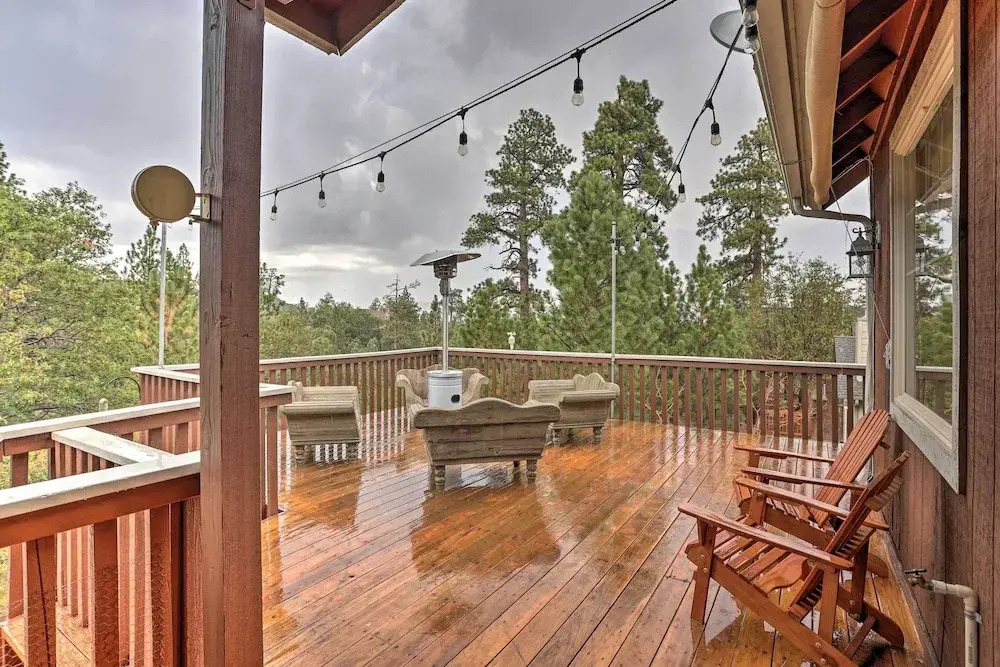 Near Bear Mountain & Big Bear Lake: Gem w/ Hot Tub