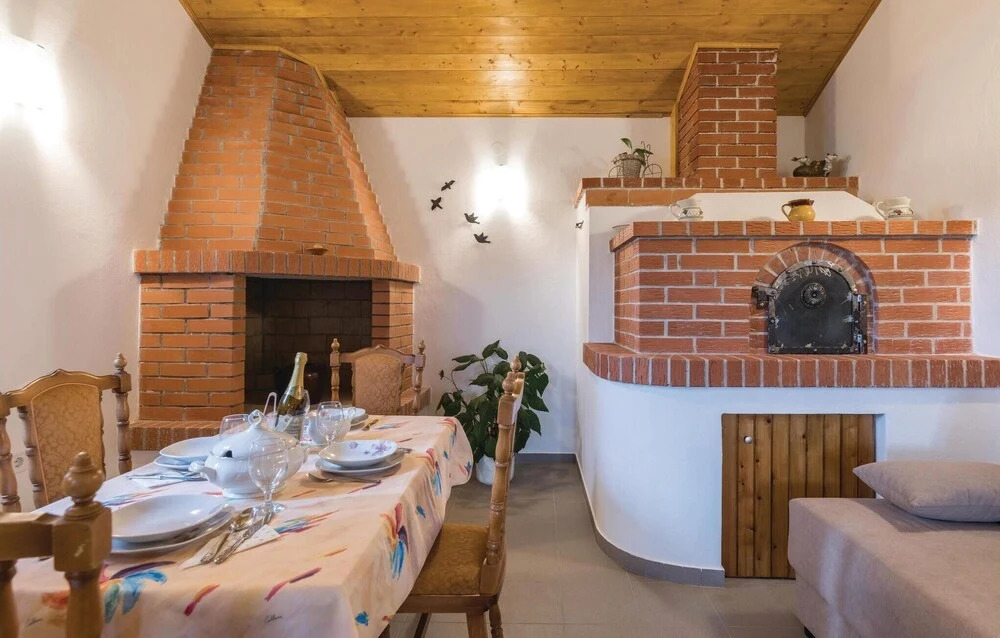 One-Bedroom Holiday Home In Hreljici
