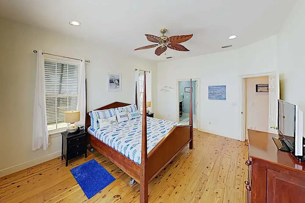 Journey's End On Mobile Bay, Steps To Pool & Beach 4 Bedroom Home