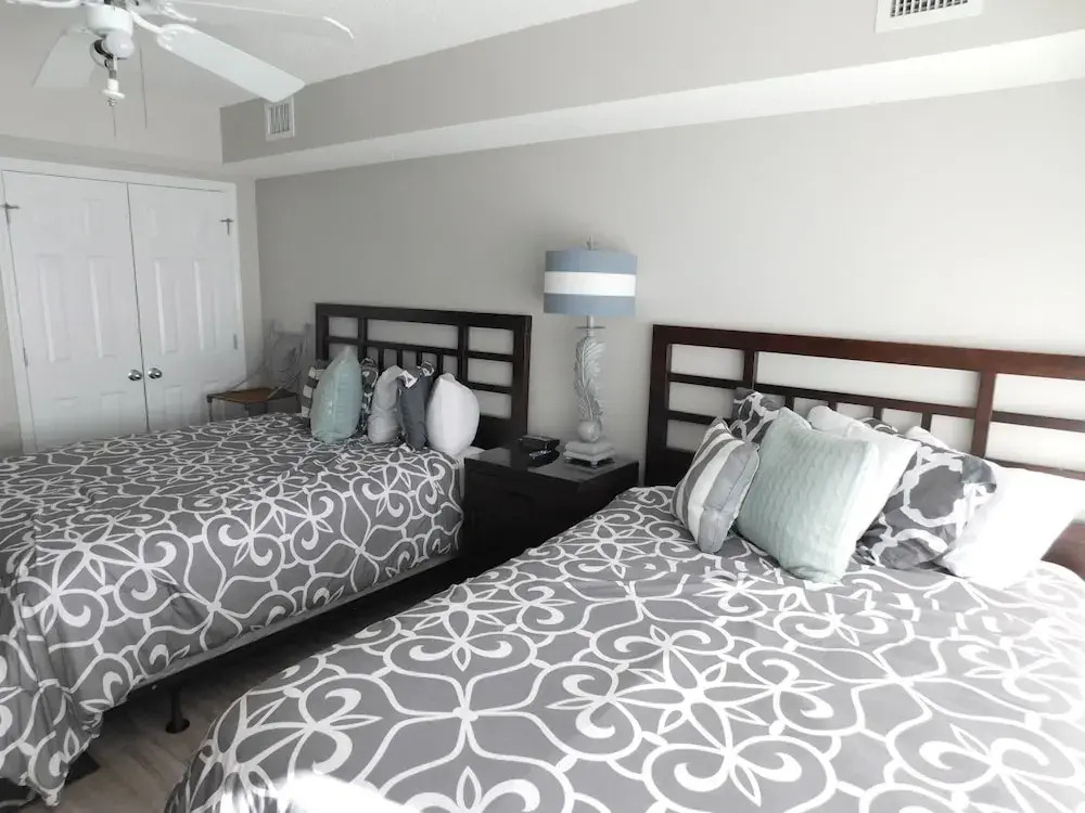 Yacht Club S #1-1104 4 Bedroom Condo by RedAwning