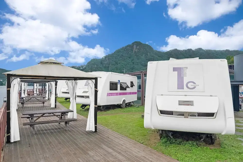 Poseidon Caravan - Campsite