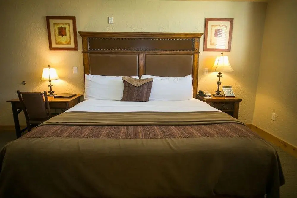 Amazing Mountain Views and Full Kitchen by RedAwning - Save 20% on 7+ Nights!