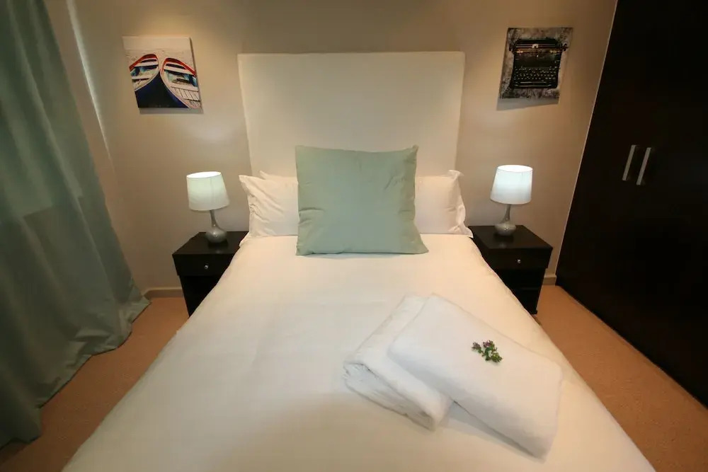 Knightsbridge Luxury Suite in Century City by CTHA