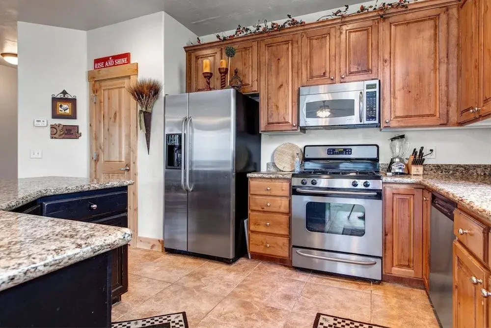5640 Kodiak Way Townhouse by RedAwning