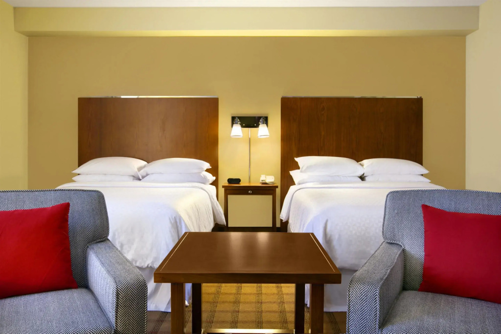 Four Points by Sheraton Victoria Gateway