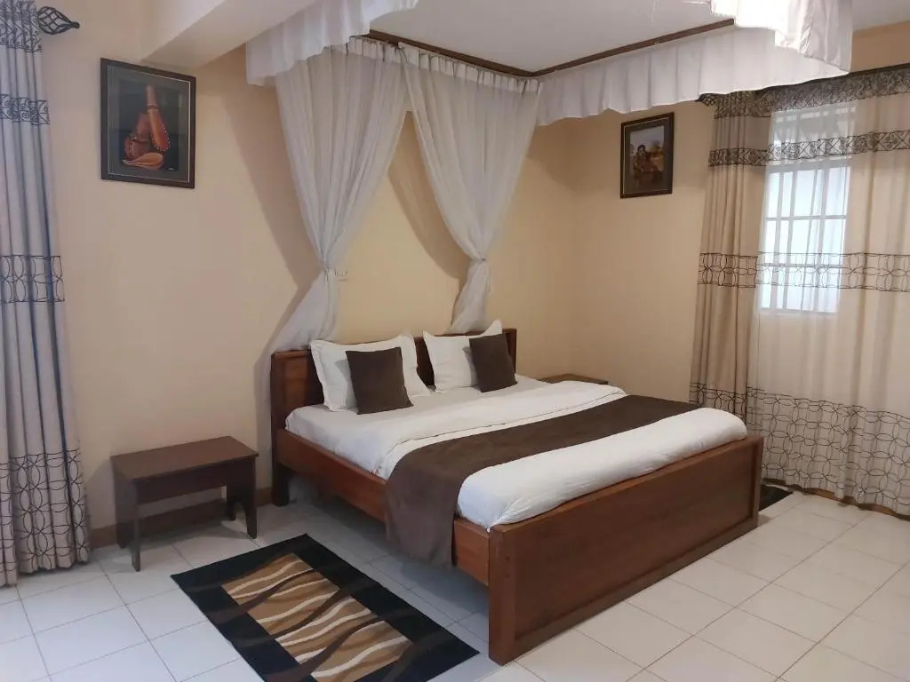 Roza Guest House