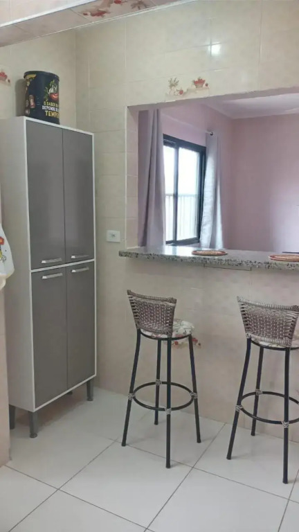 Apartamento com Internet e garagem FREE ! PRAIA GRANDE