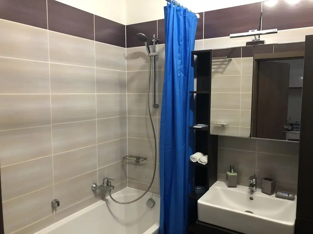 DeLuxe Apartments