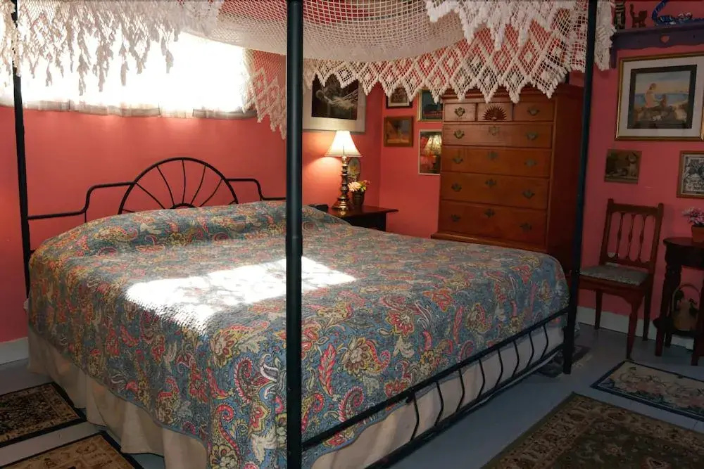 Simmons Homestead Inn